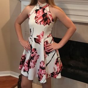 Gorgeous Spring Dress. 5/6